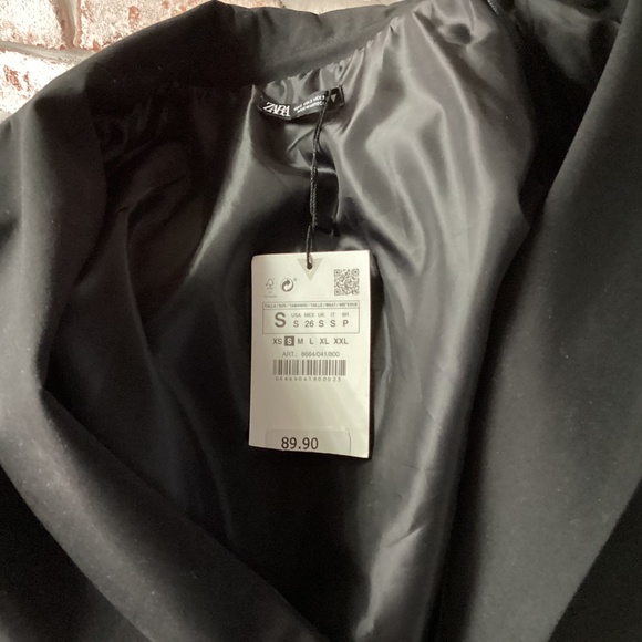 Woman’s black dress shirt/jacket - Picture 6 of 6